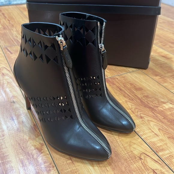Alaia Leather Lazer Cut Booties - Picture 10 of 12